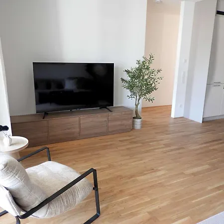 Apartman Luxurioeses 4-zimmer-apt Im Japandi-stil I Top-lage I Familienfreundlich I Terrasse I Kueche I Netflix I Kostenloser Parkplatz I 110 M2 *