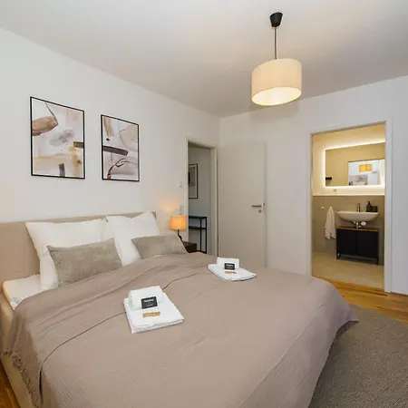 Luxurioeses 4-zimmer-apt Im Japandi-stil I Top-lage I Familienfreundlich I Terrasse I Kueche I Netflix I Kostenloser Parkplatz I 110 M2 *