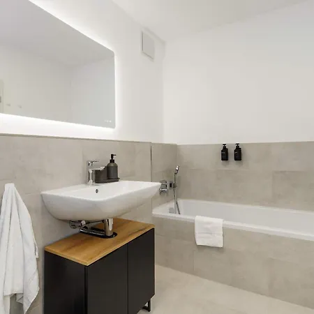 Luxurioeses 4-zimmer-apt Im Japandi-stil I Top-lage I Familienfreundlich I Terrasse I Kueche I Netflix I Kostenloser Parkplatz I 110 M2 * Eltville am Rhein