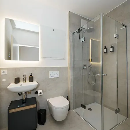 Luxurioeses 4-zimmer-apt Im Japandi-stil I Top-lage I Familienfreundlich I Terrasse I Kueche I Netflix I Kostenloser Parkplatz I 110 M2 Appartement