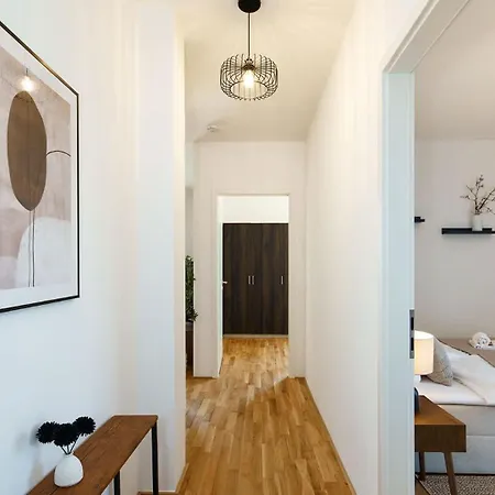 Apartamento Luxuriöses 4-zimmer-apt Im Japandi-stil I Top-lage I Familienfreundlich I Terrasse I Küche I Netflix I Kostenloser Parkplatz I 110 M2